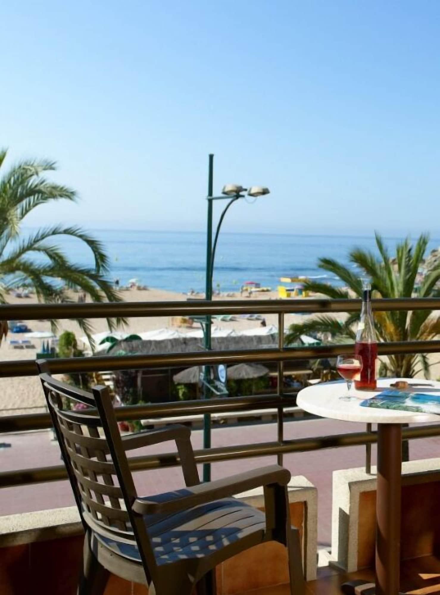 Almirall Apartaments Lloret de Mar Exterior photo