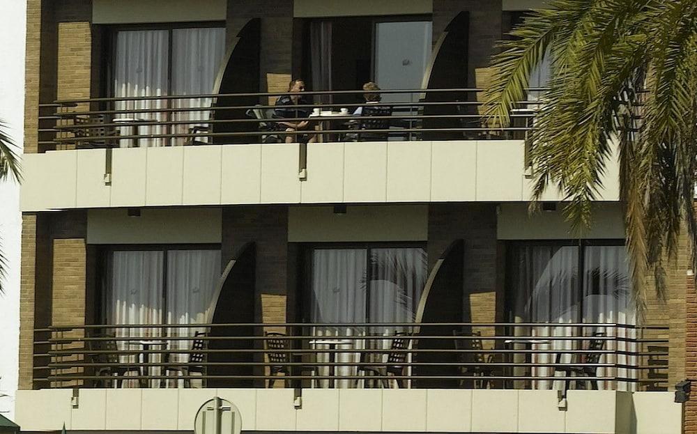 Almirall Apartaments Lloret de Mar Exterior photo