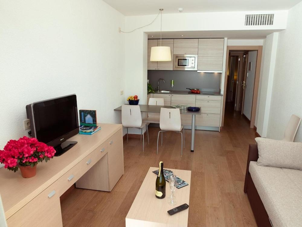 Almirall Apartaments Lloret de Mar Exterior photo