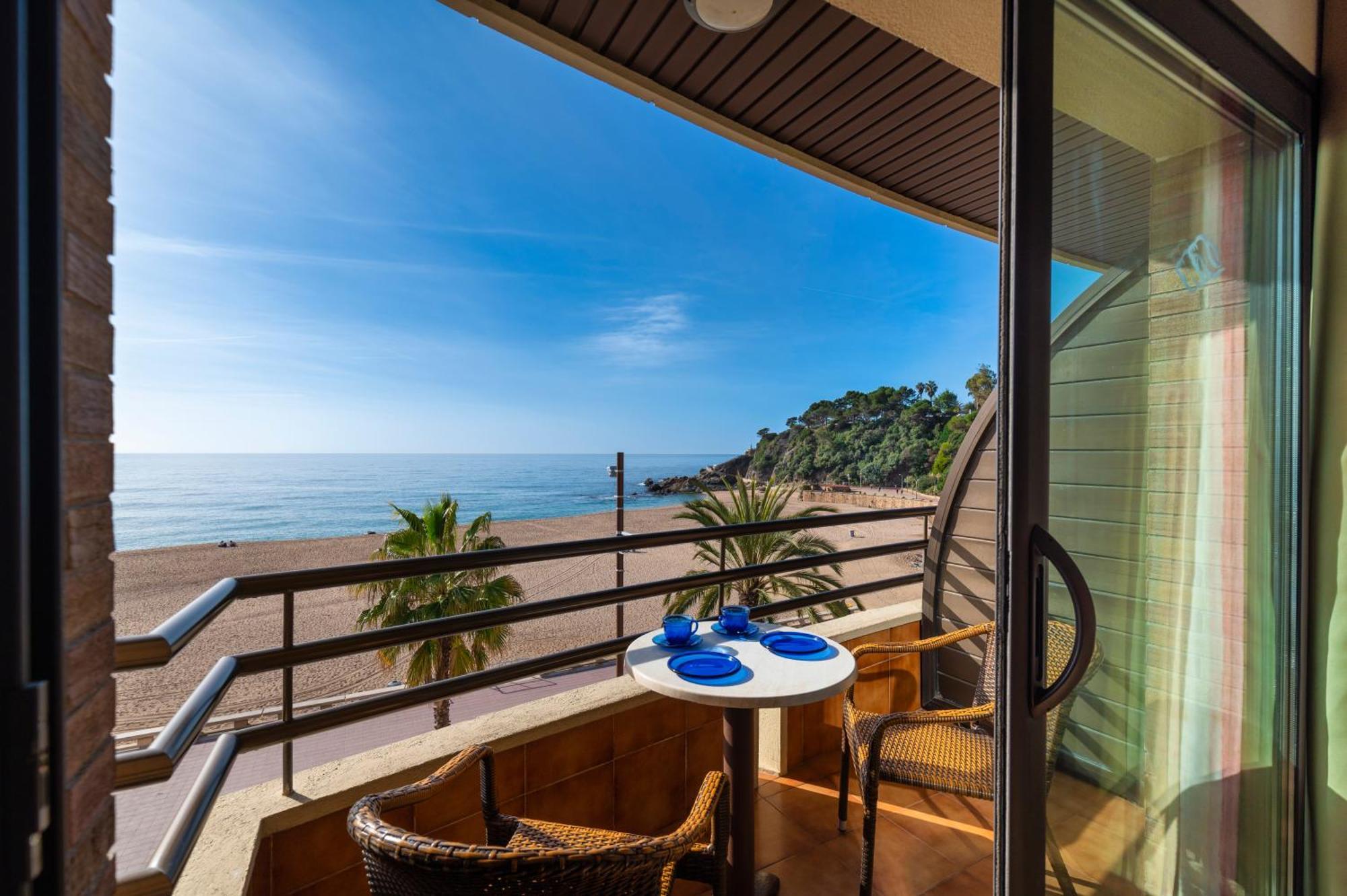 Almirall Apartaments Lloret de Mar Exterior photo
