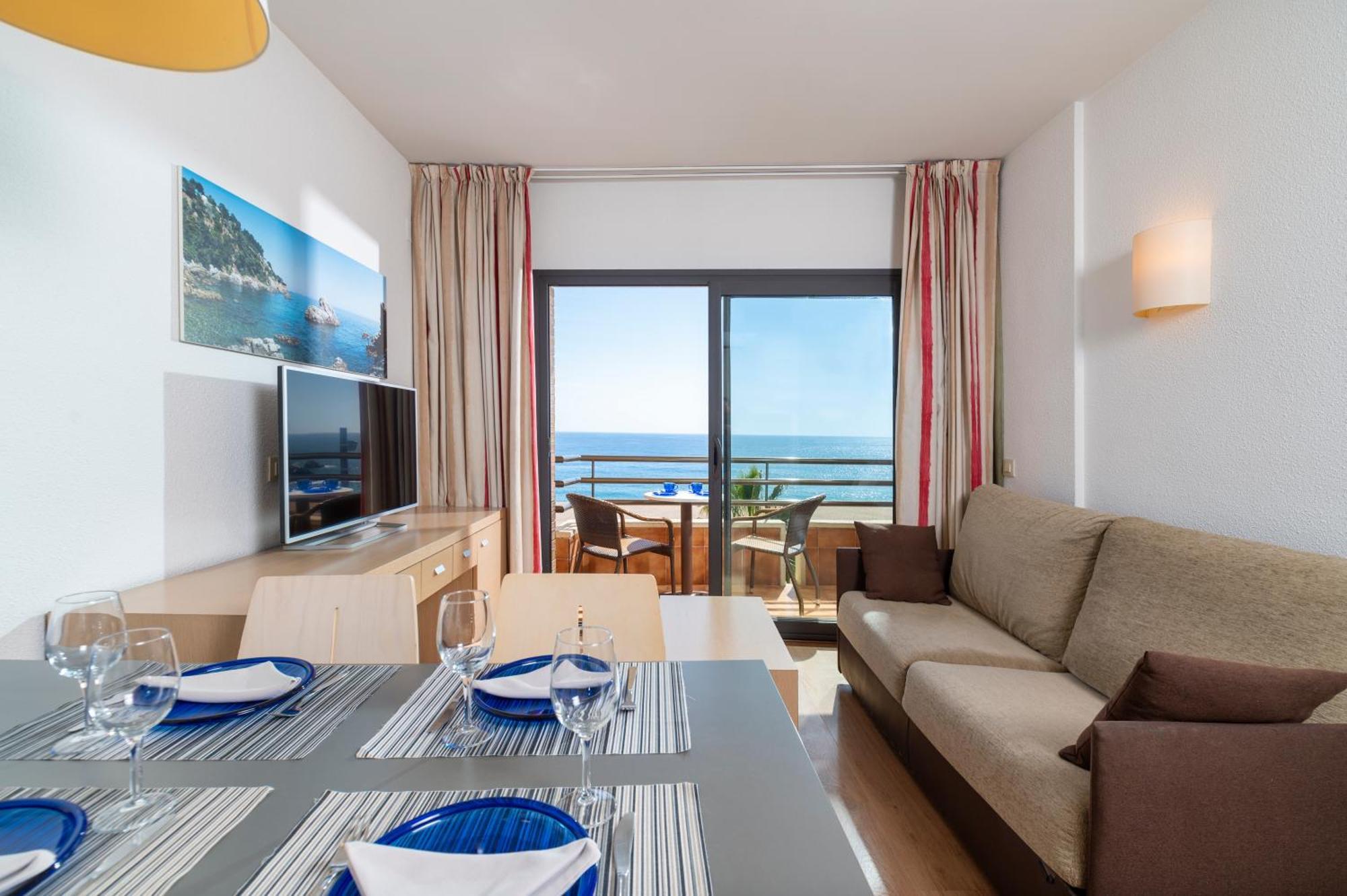 Almirall Apartaments Lloret de Mar Exterior photo