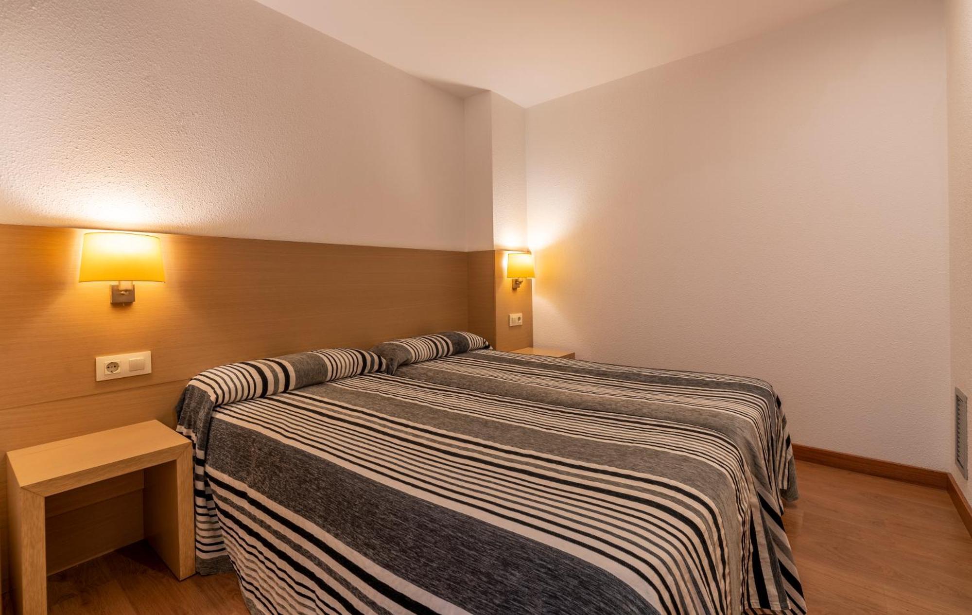 Almirall Apartaments Lloret de Mar Exterior photo