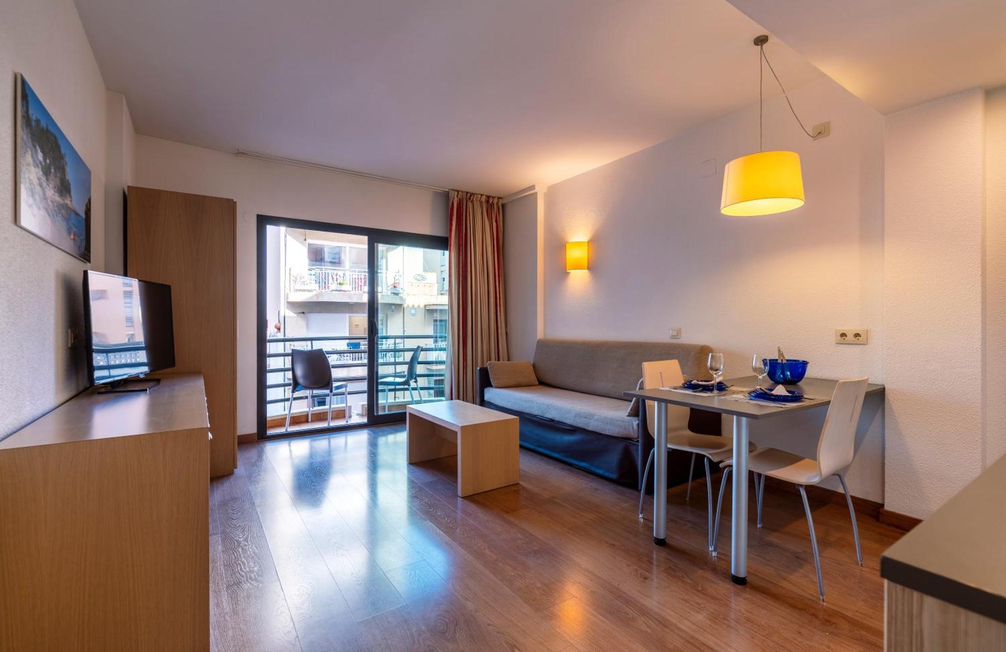 Almirall Apartaments Lloret de Mar Exterior photo