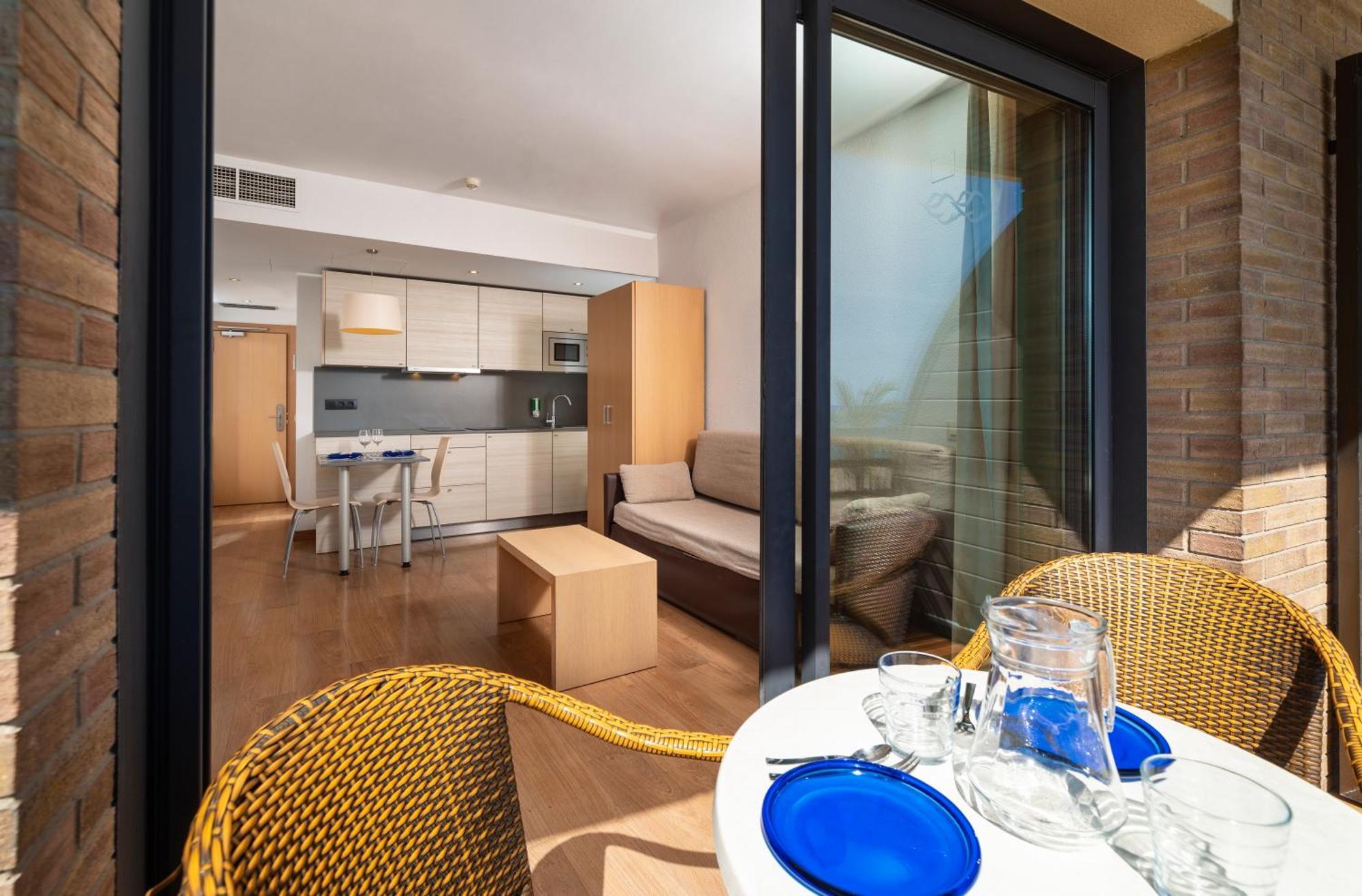 Almirall Apartaments Lloret de Mar Exterior photo