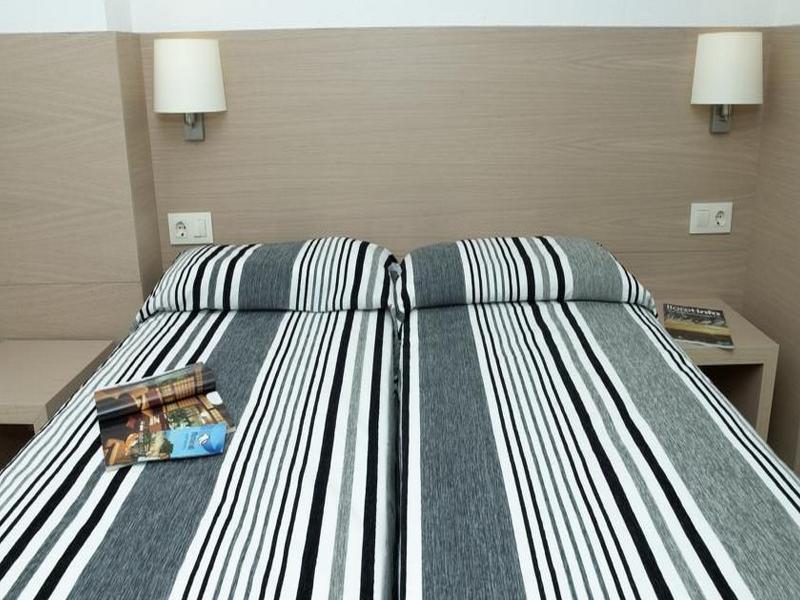 Almirall Apartaments Lloret de Mar Exterior photo